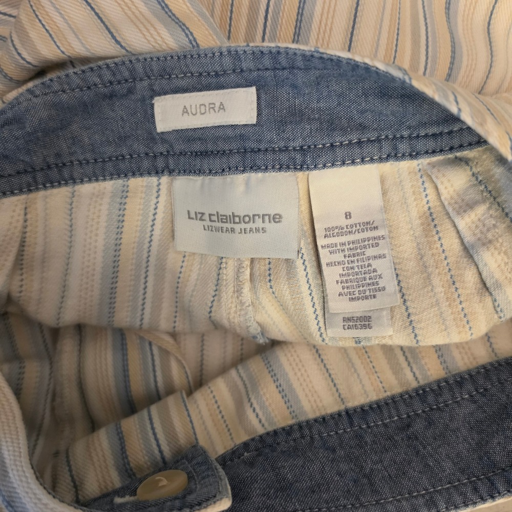 Liz Claiborne Jeans 100% Cotton Audra Pinstripe Bermuda Shorts Size 8 GC - Picture 2 of 8